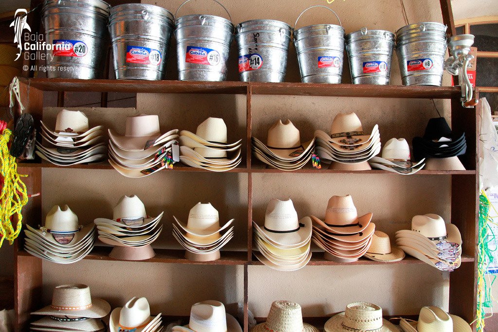© MIL_Z114_109 | Cowboy hats and buckets