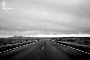 © MIL_Z1255_010 | Straight desert road