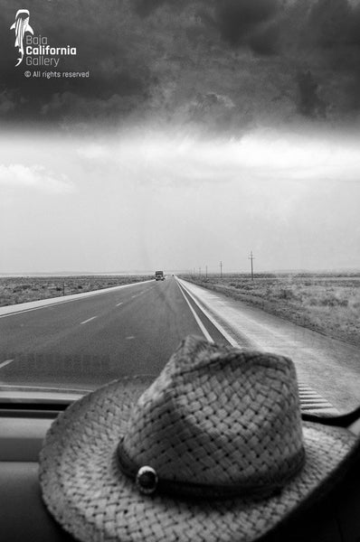 © MIL_Z478_490 | Road trip with hat